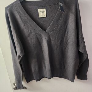 Abercrombie & Fitch Gray V-Neck Sweater